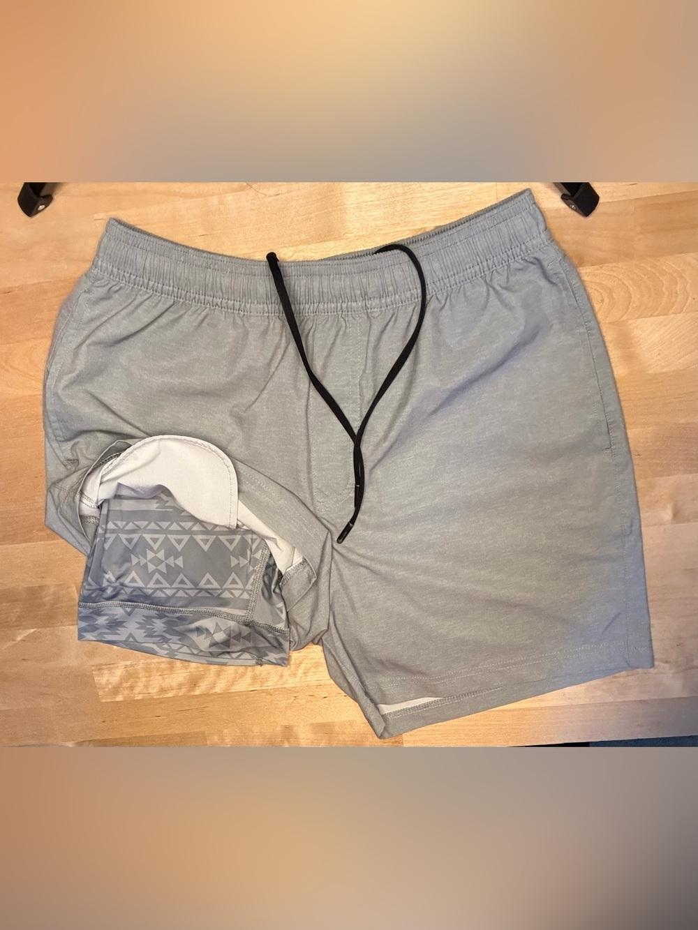 chubbies Men's Athletic Shorts in Light Gray with Black Drawstring